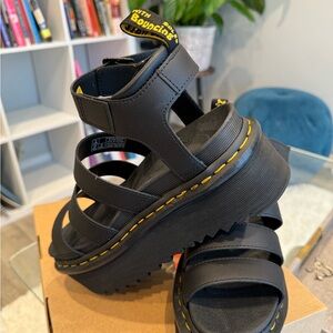 New in-box Dr. Martens Blaire Quad in black sandal